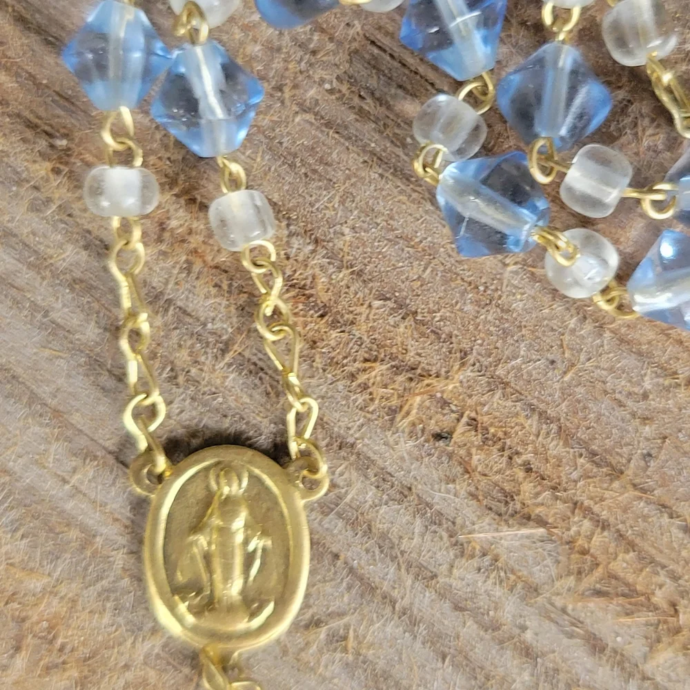 Beautiful beaded rosary - Picture 4 of 5